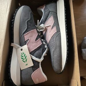 NWT New Balance 237 shoe